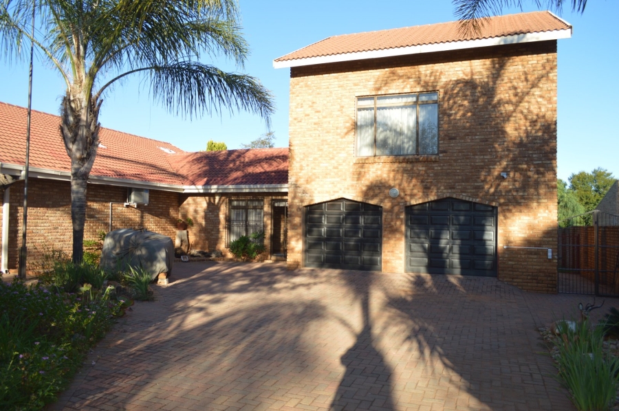 6 Bedroom Property for Sale in Doringkruin North West